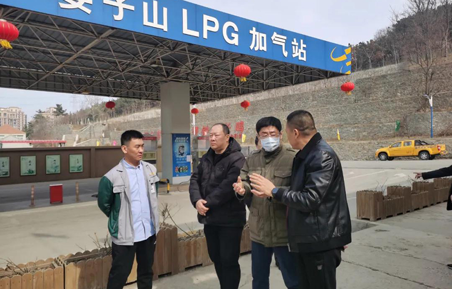 市城管局主要負(fù)責(zé)人帶隊對園林防火及燃?xì)獍踩a(chǎn)工作開展督導(dǎo)檢查